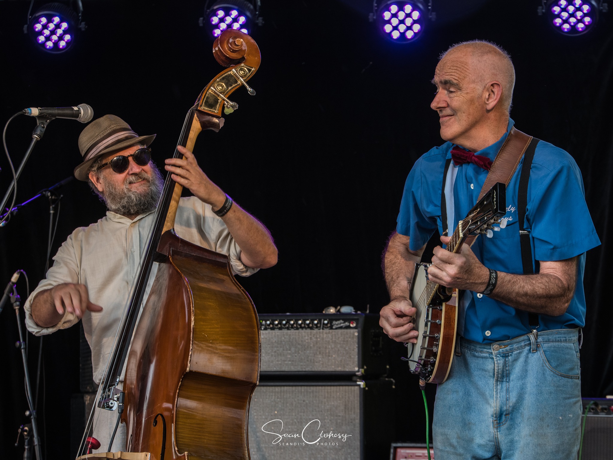 Alawishus Jones & The Outright Lies at The Golden Vine Hotel, Bendigo