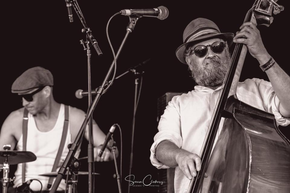 Alawishus Jones & The Outright Lies at The Golden Vine Hotel, Bendigo